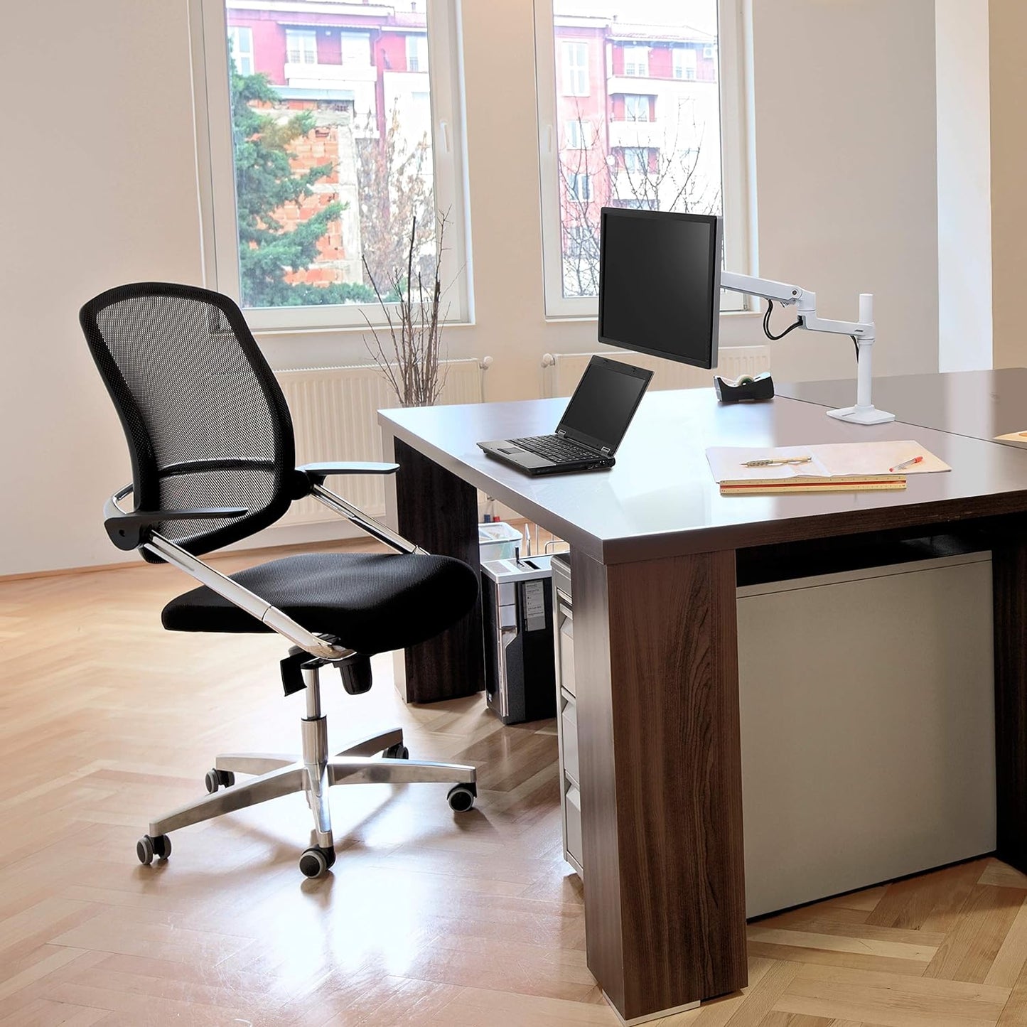 LX Monitor Arm - Premium Single Desk Mount for Flat & Curved Ultrawide Monitors Up to 34 Inches - Sturdy & Adjustable, VESA Compatible, Stylish White Finish
